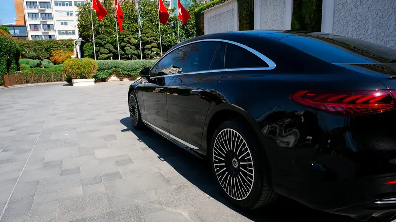 Mercedes-Benz EQS Electric